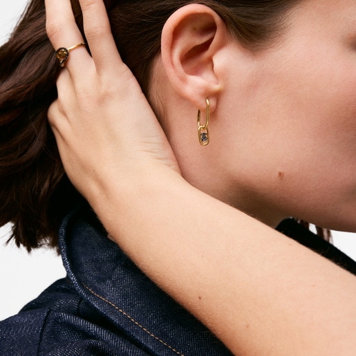 18ktゴールドコーティング・シルバーにスピネルをあしらったフープピアス、TOUS Camille