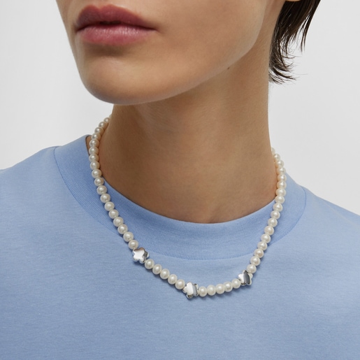 Bold Motif Necklace with cultured pearls and flower motifs in silver