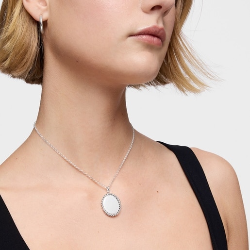 Silver medallion Pendant Basics