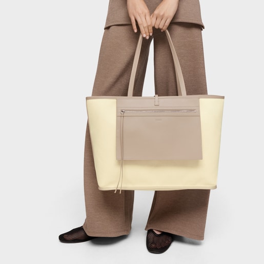 حقيبة أحمال خفيفة كبيرة الحجم بوجهين مزدوجة الاستخدام باللون الرملي من تشكيلة TOUS Manifesto