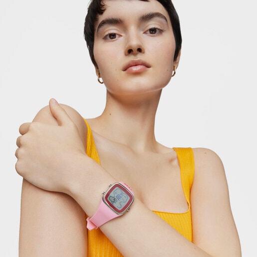 שעון דיגיטלי B-Time של TOUS עם רצועת סיליקון ורודה ומארז מפלדה