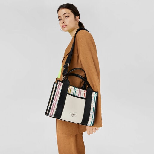 Μεσαίου μεγέθους τσάντα για ψώνια Amaya TOUS Crossroad σε μαύρο και λευκό χρώμα