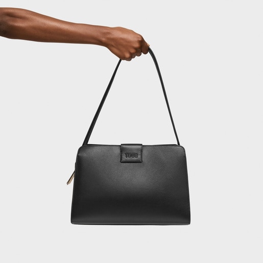 حقيبة واسعة متوسطة الحجم باللون الأسود من تشكيلة TOUS Kaos Icon