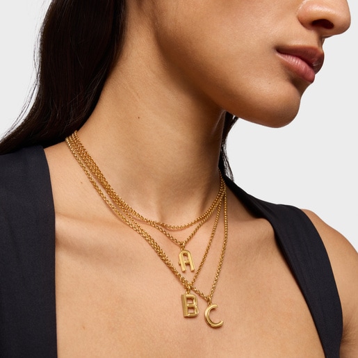 Colgante mediano letra P con baño de oro 18 kt sobre plata Alphabet