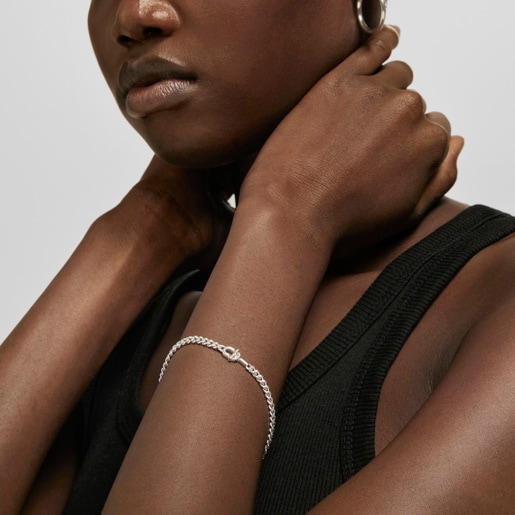 シルバーのカーブチェーン・ブレスレット TOUS MANIFESTO