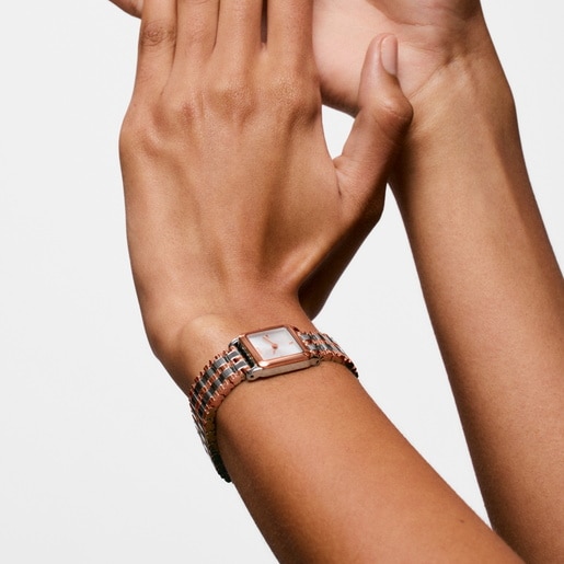 ساعة تناظرية بسوار من الصُلب باللونين الوردي والفولاذي من تشكيلة TOUS 1950