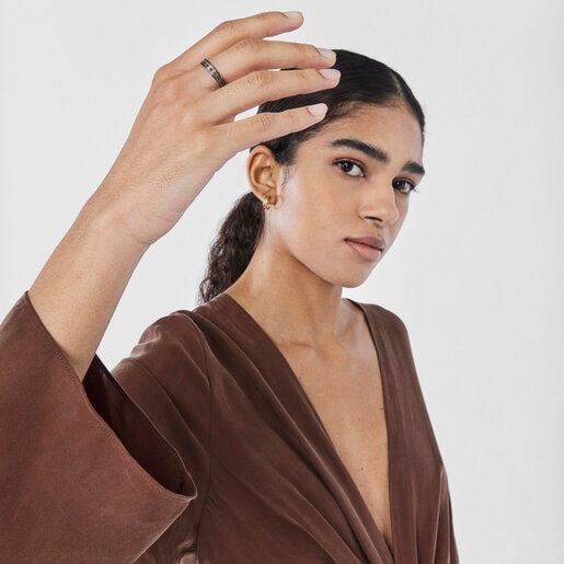 ベアシルエットをあしらったダークシルバーリング TOUS Bear Row