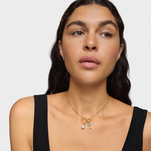 14kt gold Pendant with cultured pearl Medallions