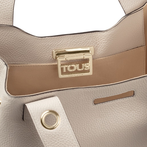 Бежевая кожаная сумка на плечо TOUS Legacy