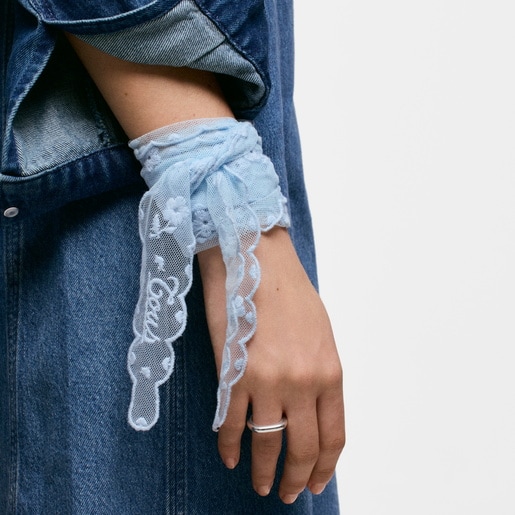 Pañuelo bordado azul cielo TOUS Daisy