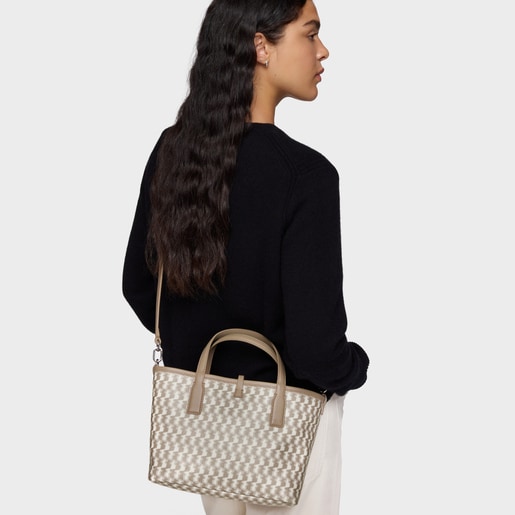 حقيبة أحمال خفيفة متوسطة الحجم بوجهين مزدوجة الاستخدام باللون البيج من تشكيلة TOUS Bear