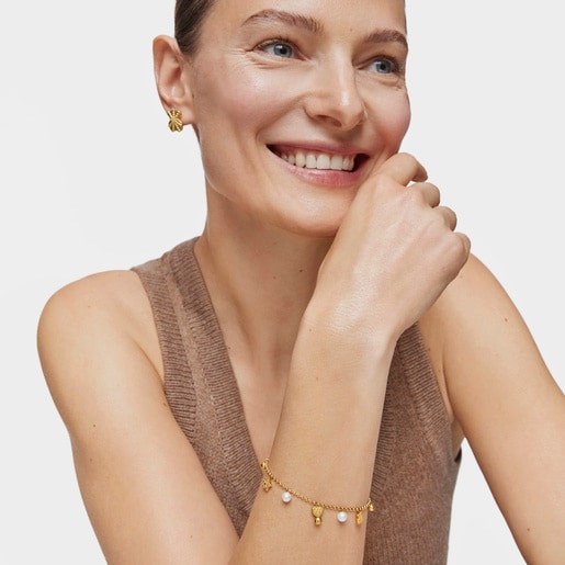 Chain Bracelet with 18kt gold plating over silver and cultured pearls and motifs TOUS Grain