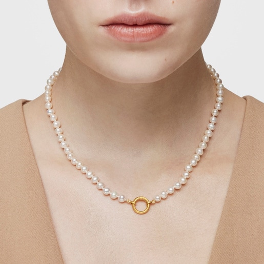 Gold Hold Necklace with Pearls