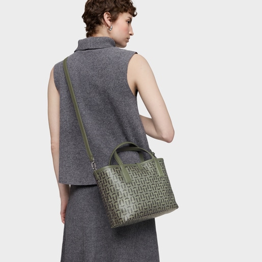 حقيبة أحمال خفيفة متوسطة الحجم بوجهين مزدوجة الاستخدام باللون الكاكي من تشكيلة TOUS Manifesto