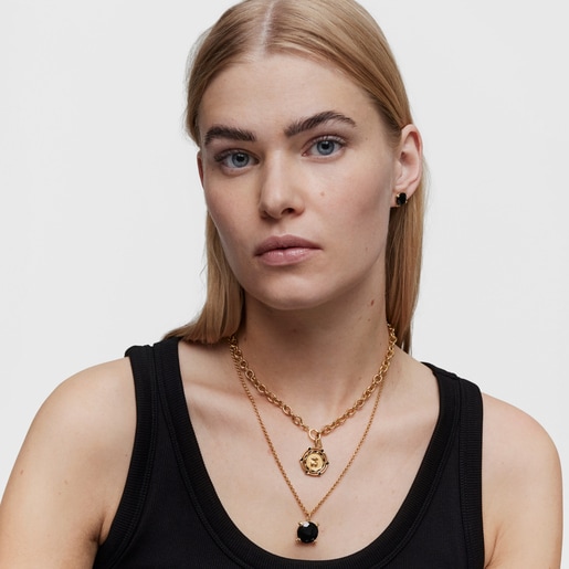 Pendant with 18kt gold plating over silver and onyx Cachito Mío