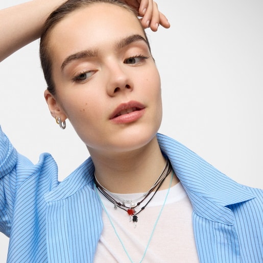 عِقد من الفضة والنايلون البني مُرصّع بالكارنيليان من تشكيلة TOUS Unlock