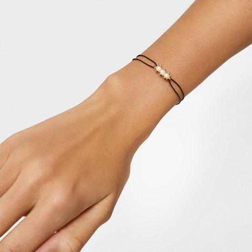 Gold Bracelet with cultured pearls and black nylon Daisy