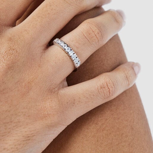 White Gold Les Classiques Ring with Diamond. 0,47ct.