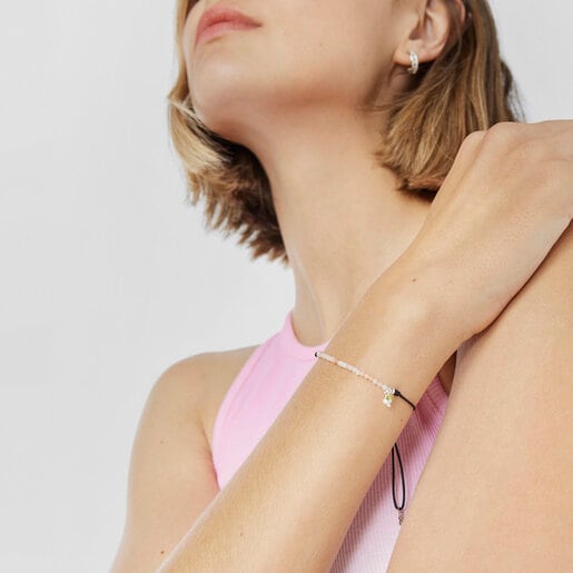 クォーツァイトをあしらったブラックのナイロンブレスレット、Camille