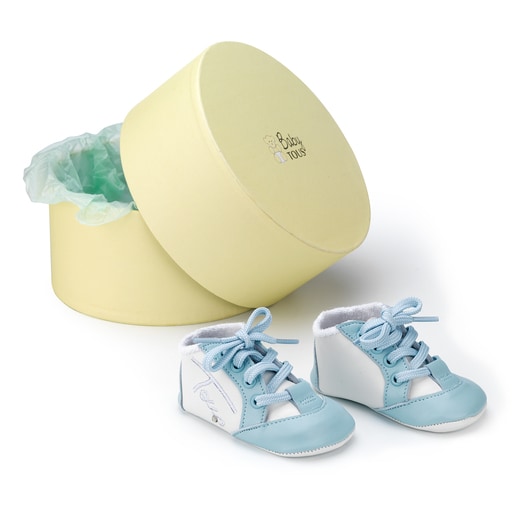 Baby sport shoes in sky blue