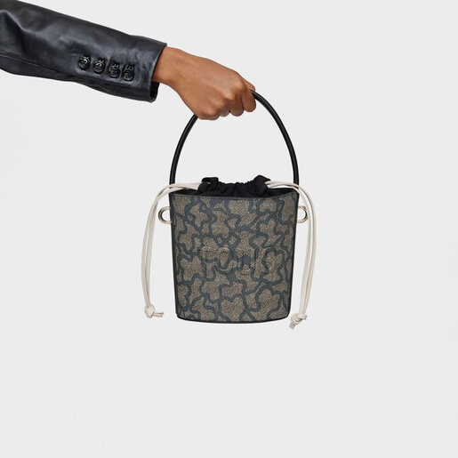 ブラックのスモールバケツバッグ Kaos Icon