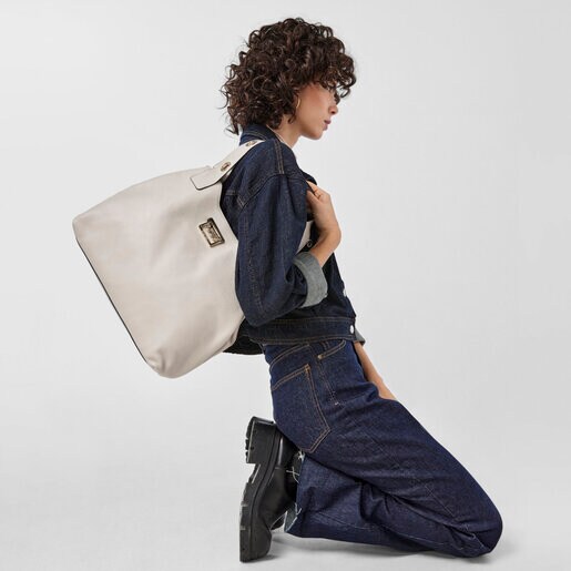 Бежевая кожаная сумка на плечо TOUS Legacy