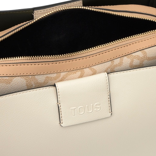 حقيبة واسعة متوسطة الحجم باللون الرملي من تشكيلة TOUS Kaos Icon