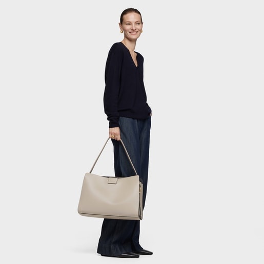 حقيبة واسعة كبيرة الحجم باللون الرمادي الداكن من تشكيلة TOUS Kaos Icon