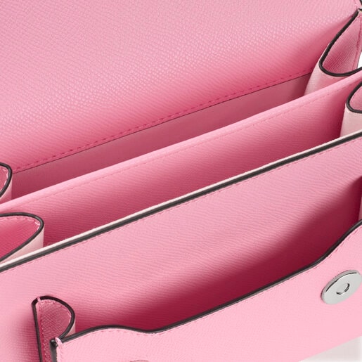 حقيبة La Rue New Audree صغيرة الحجم من TOUS بحزام يلتف حول الجسم باللون الوردي
