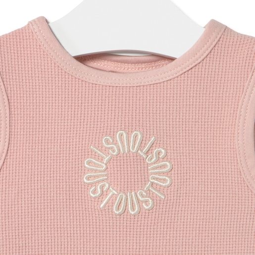 Sleeveless baby t-shirt in Classic pink