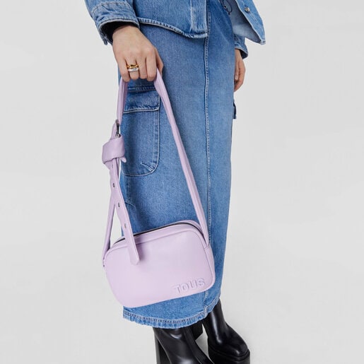 モーブカラーのクロスボディ・レポーターバッグ TOUS Carol