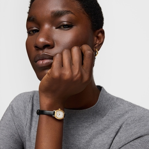 14kt gold oval Watch with analog Swiss movement and leather bracelet Les Classiques Mini