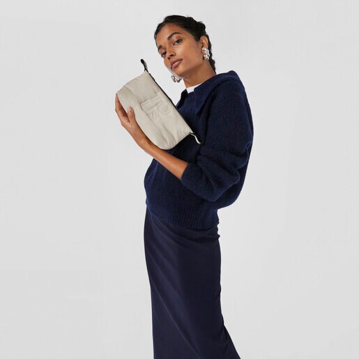 ベージュのメイクポーチ TOUS Balloon Soft