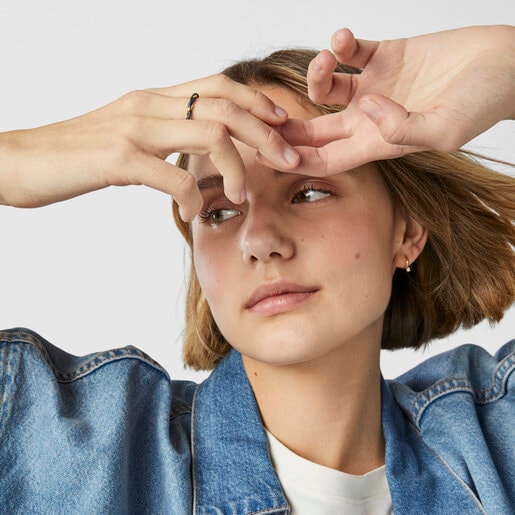 Gold Twisted Ring with blue sapphire