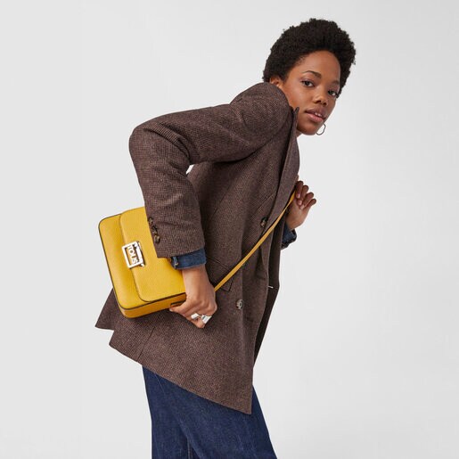Горчичная кожаная сумка-кроссбоди TOUS Legacy