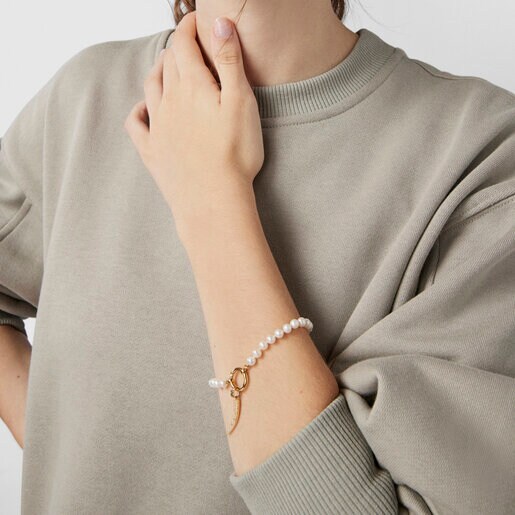 Gold Hold Bracelet with Pearls | TOUS