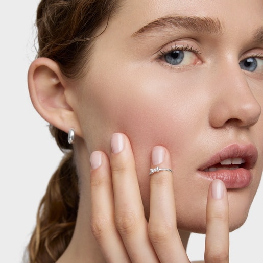 シルバーのリボンモチーフ付きネイルリング TOUS Ribbon