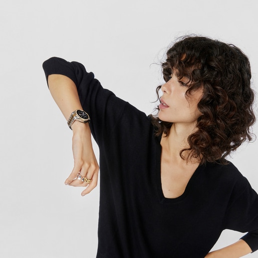 ساعة ذكية بسوار يد من الصُلب مطلي بأيونات صلب وذهبية اللون ومُزيّنة بزركونيا مكعبة باللون الأبيض، من تشكيلة T-Shine Connect