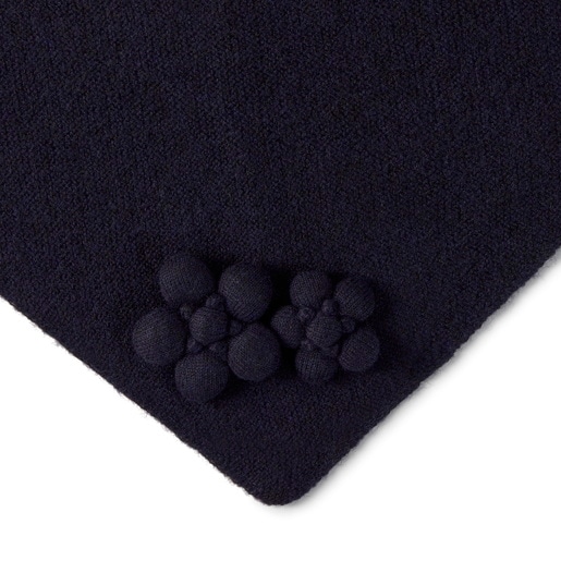 وشاح مثلث الشكل باللون الأزرق الداكن من التشكيلة TOUS Daisy