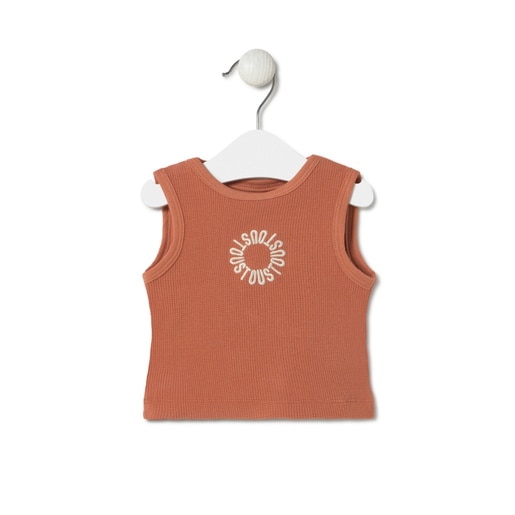 Sleeveless baby t-shirt in Classic brick red