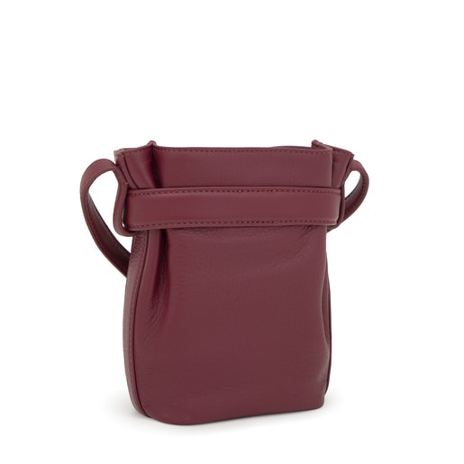 バーガンディーカラーのスマホショルダー TOUS Hold