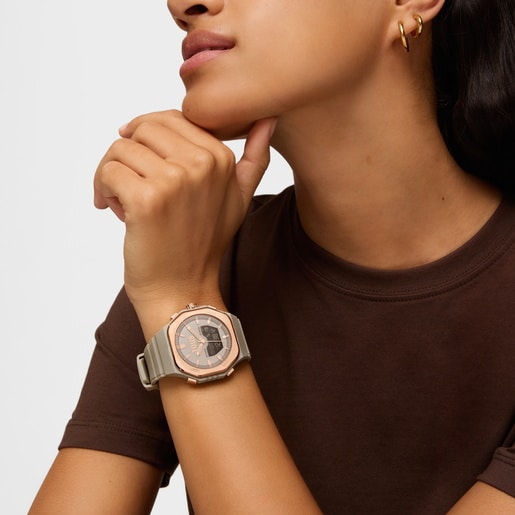 Reloj analógico/digital de acero rosado y brazalete de nylon topo Bet