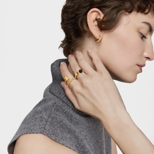 טבעת פתוחה Icon Mesh מפלדה בצבע מוזהב בשילוב אבן אוניקס