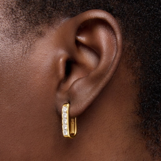 18ktゴールドコーティング・シルバーに、ラボグロウンダイヤモンドを添えた18.5 mm大のフープピアス Line LGD