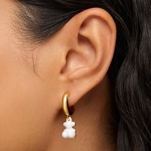 Aretes de aro con baño de oro 18 kt sobre plata, cerámica blanca y doble oso Bold Bear