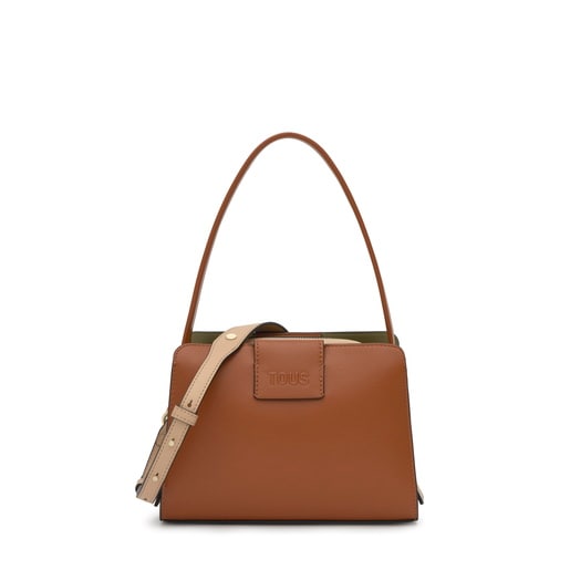 حقيبة واسعة صغيرة الحجم باللون الجملي من تشكيلة TOUS Kaos Icon