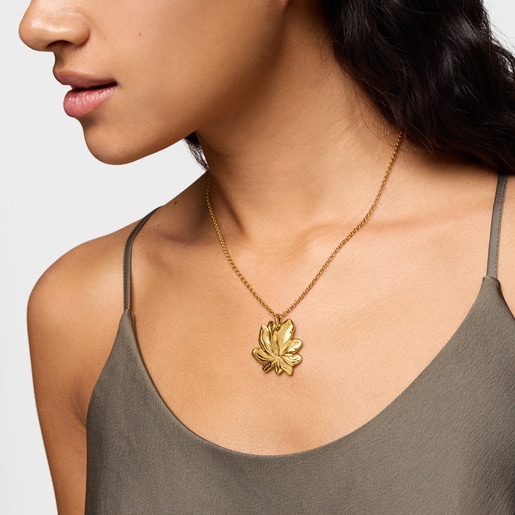 18kt gold plating over silver Pendant with motif Yagrumo
