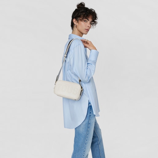 תיק צד TOUS La Rue בסגנון כתבים בצבע שנהב