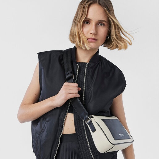 תיק צד TOUS Empire קטן מעור בצבעי בז' ושחור