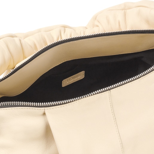 حقيبة بحزام كتف واحد TOUS Soft كبيرة من الجلد باللون البيج